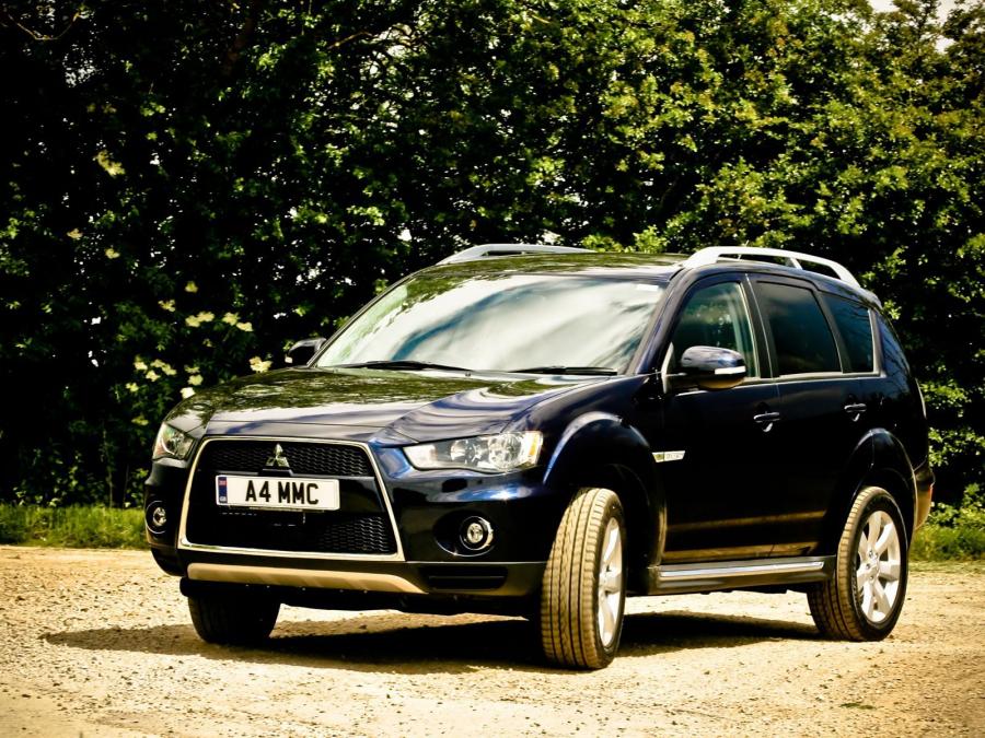 Mitsubishi Outlander Juro 2010 года  (фото 3 из 7)